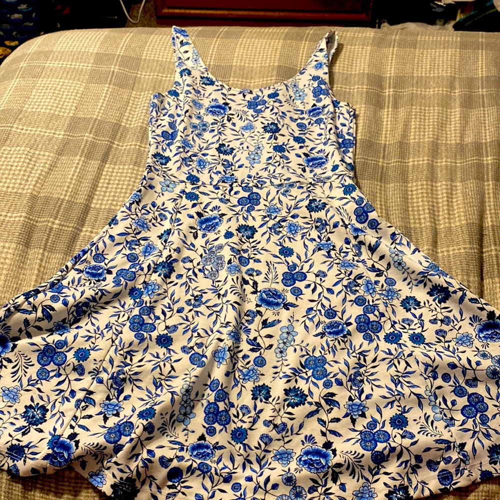 Blue and white floral size 4 Divided H&M  Dress